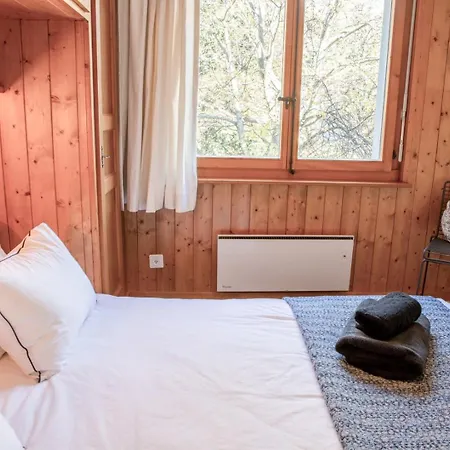 Sunny 3-bedroom With Mountain Views *
