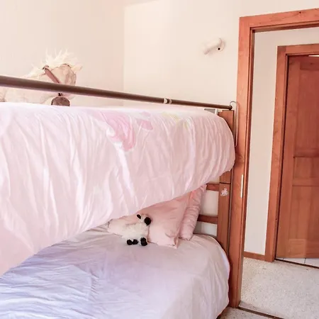 Sunny 3-bedroom With Mountain Views Apartamento