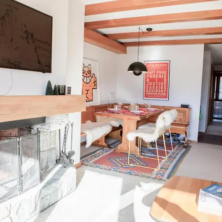 Sunny 3-bedroom With Mountain Views Apartamento